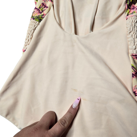 Tori Praver Smocked Floral One-Piece Swimsuit Size: Small - Picture 7 of 7